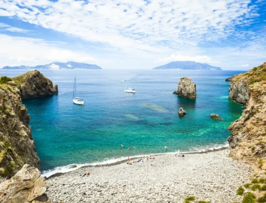 Garage Italia: Parcheggio Custodito a Milazzo Vicino al Porto
