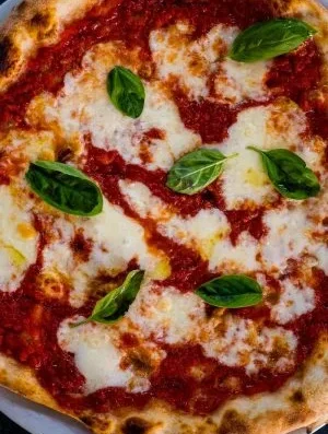 Il Vicoletto: Pizzeria e Ristorante a Patti nel Cuore della Sicilia