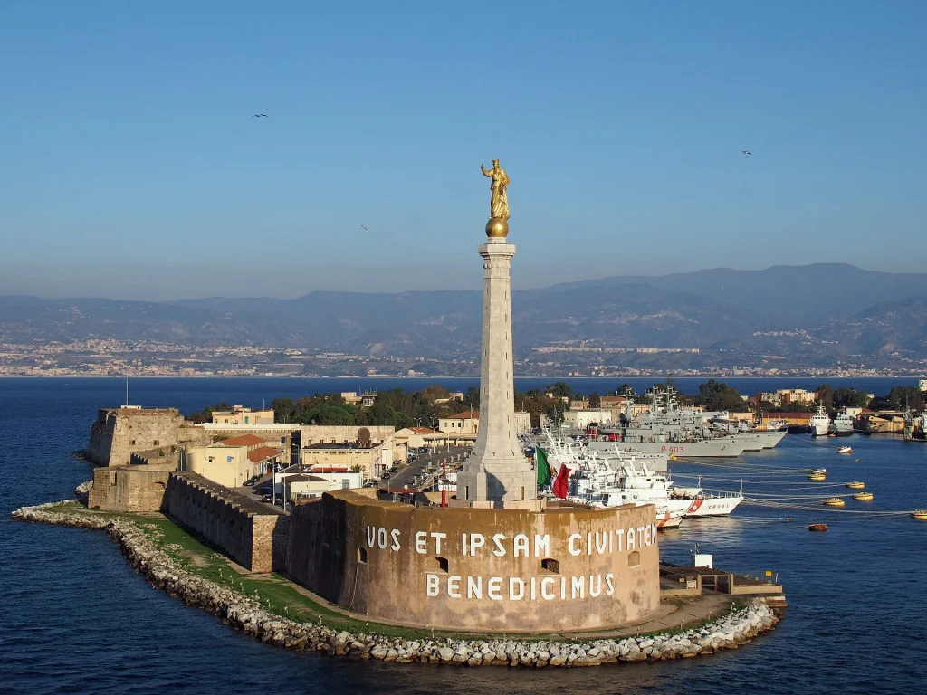 Madonnina del Porto di Messina: la Stele della Madonna della Lettera