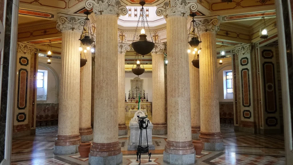 Tempio di Cristo Re a Messina: il Sacrario con Vista sullo Stretto