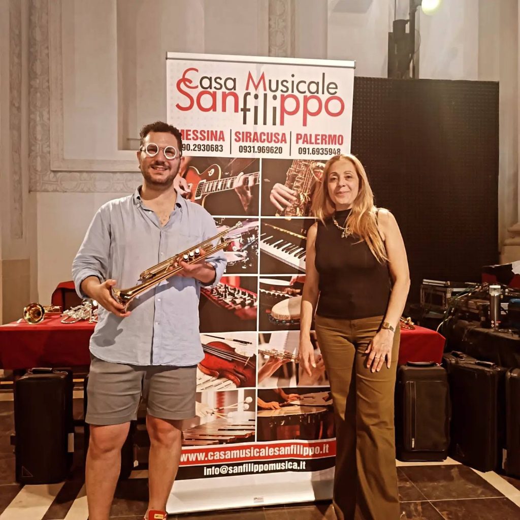 Casa Musicale Sanfilippo Messina: Strumenti Musicali, Chitarre, Fiati e Pianoforti