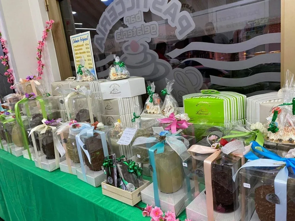 Pasticceria Le Millevoglie Monforte Marina: Dolci, Granite e Aperitivi